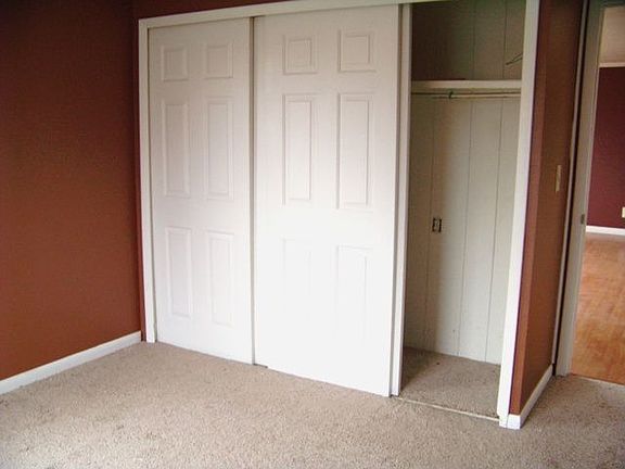 5th image of 19 Pleasant Dr