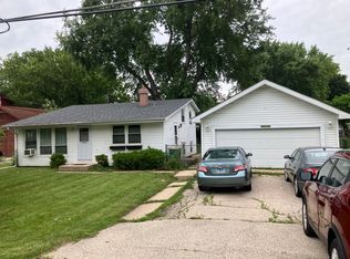 25482 W Monaville Rd, Lake Villa, IL 60046