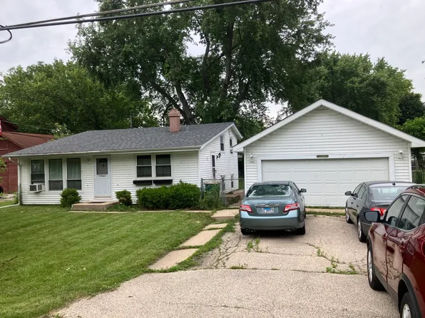 25482 W Monaville Rd, Lake Villa, IL 60046