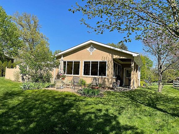 2nd image of 9017 Winthrop Dr