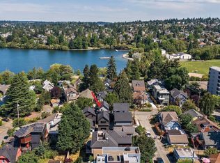 6620 Woodlawn Ave N, Seattle, WA 98103