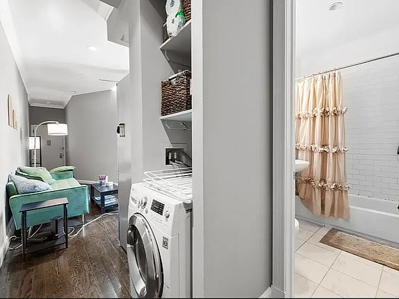 2nd image of 818 10th Ave APT 4A
