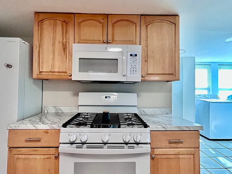 10 Franklin St #1 — Photo 11