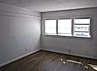 523 8th St SW #B, Albuquerque, NM 87102