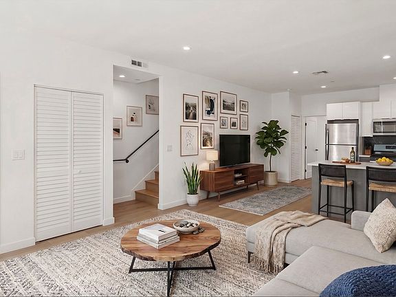 4th image of 1731 S New Hampshire Ave #1733