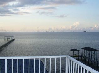 313 Country Club Rd, Shalimar, FL 32579