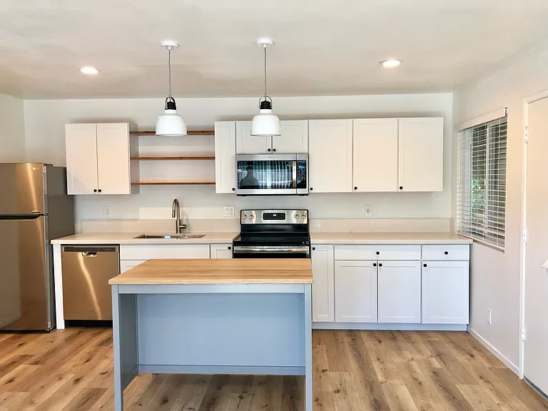 528 W Los Olivos Street — Photo 15
