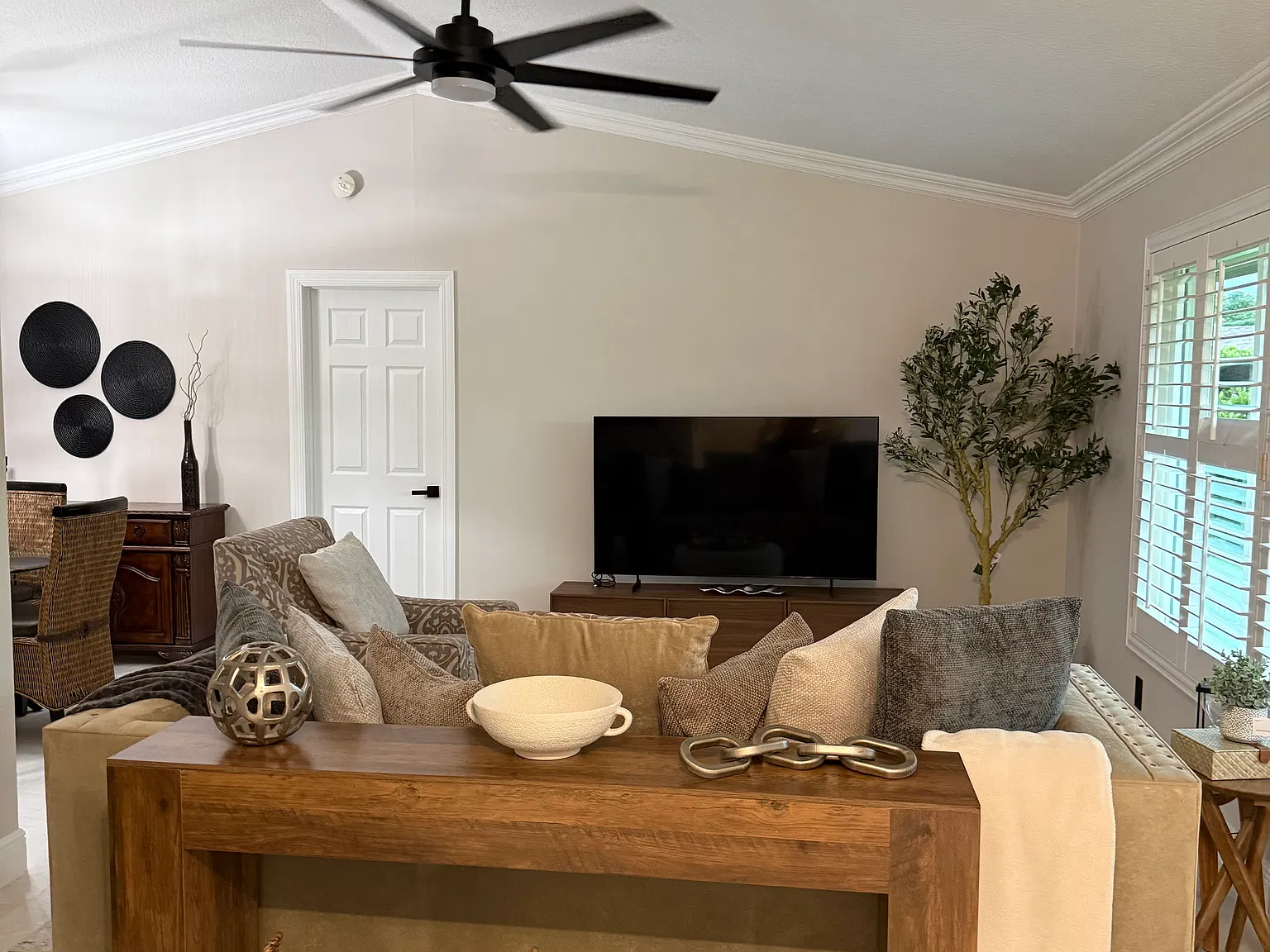3 bed, 1944 sqft, $7,000 — Photo 4