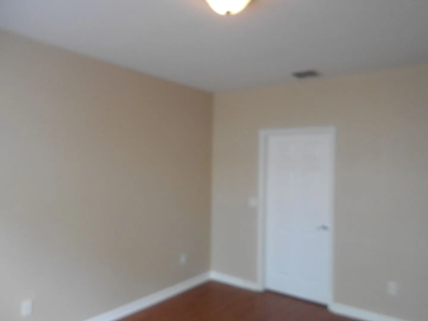 5018 Maxon Terrace, Freshly painted 3/2 Carriage home in Dunwoody — Photo 3