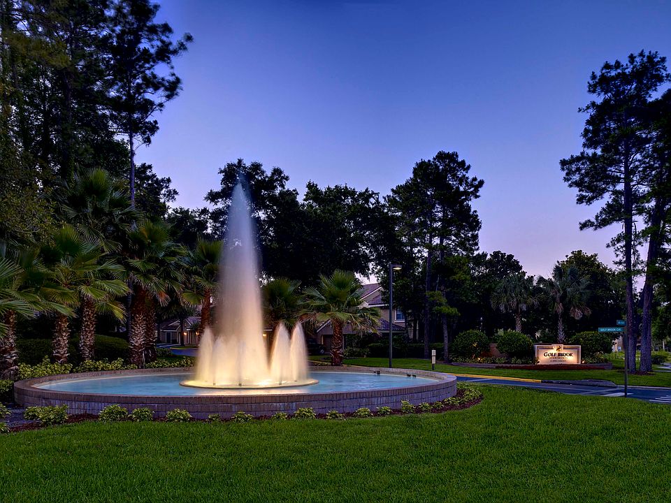 Welcome Home to Golf Brook Apartments!