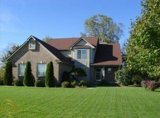 136 Persimmon Dr, Oxford, MI