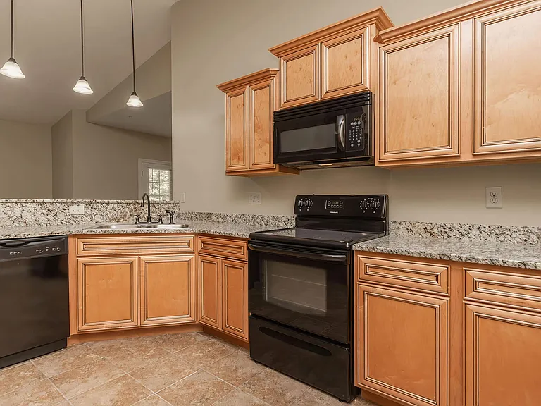 Stonewater Place Apartments — Photo 34