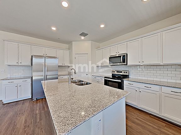 2nd image of 5939 W Larkspur Dr