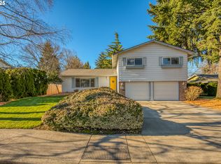 329 NE 20th Pl, Hillsboro, OR 97124