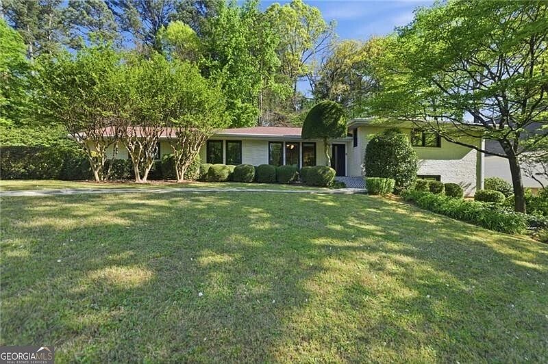 1st image of 2770 Parkview Dr NE
