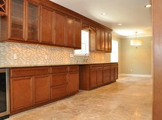 10806 Meadow Lake Ln, Houston, TX 77042