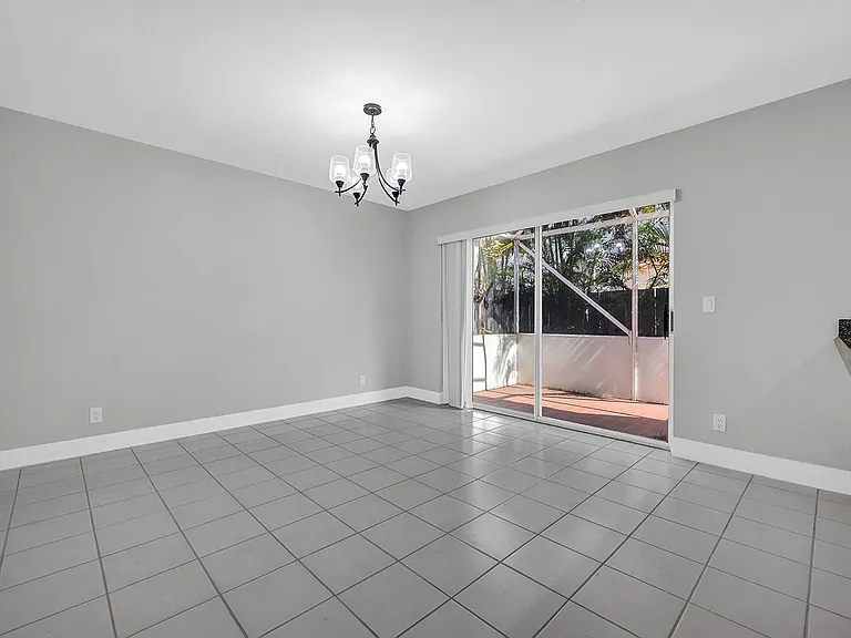 10820 Buttonwood Lake Dr — Photo 12