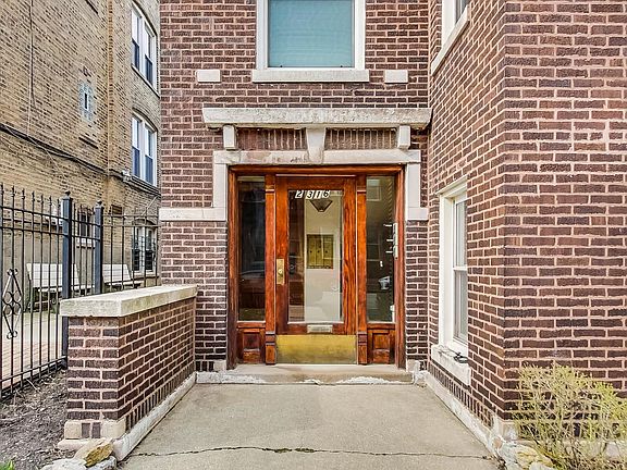 4th image of 2316 W Huron St