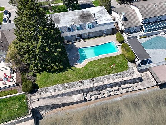 3rd image of 1460 Watersedge Rd