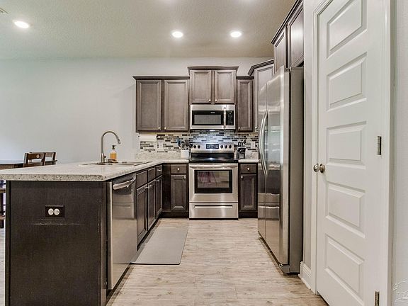 5th image of 6021 Royal Port Ct