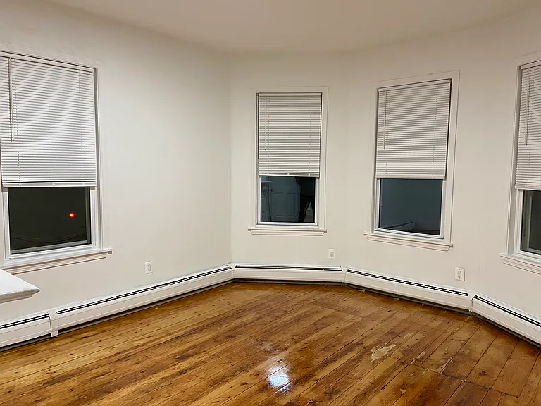 252 Windsor St #3A — Photo 5