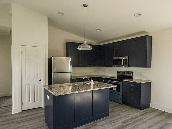 5th image of 934 County Club Dr Unit B