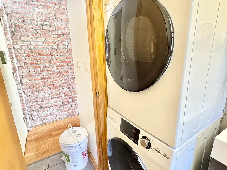 1240 E 7th St #4R — Photo 7