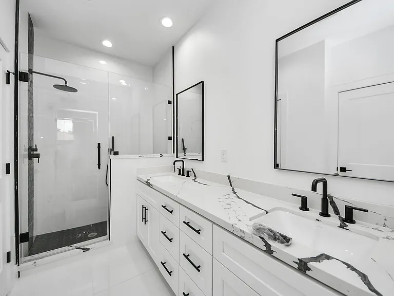 5029 Broom St #B — Photo 9