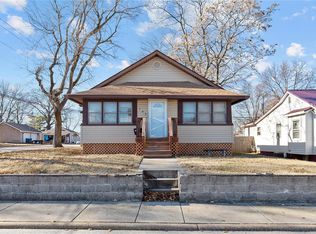 702 Rice St, Wood River, IL 62095