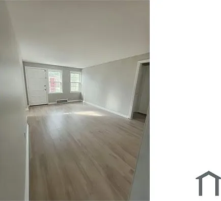 3 bed, 1708 sqft, $2,300 — Photo 2
