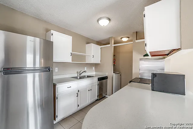 6854 Arbor Springs Dr — Photo 7