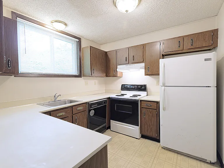 1149 E St #15 — Photo 4