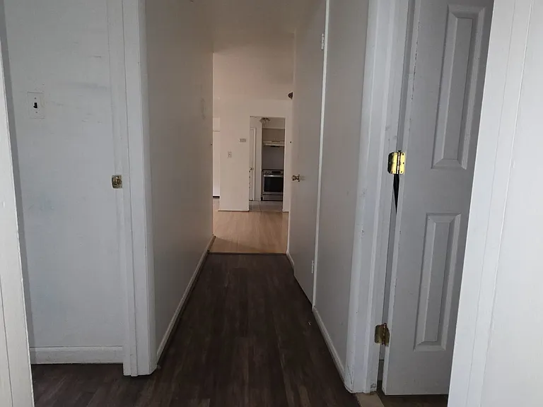391 Howe Ave — Photo 9