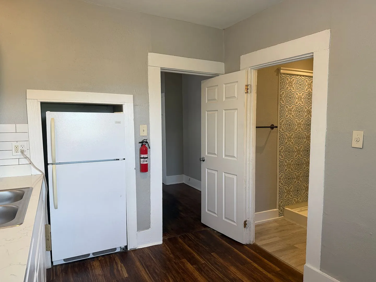 1-Bedroom Apartment in Tobin Hill — Photo 3
