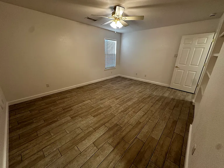 327 E Mescalero Rd — Photo 15