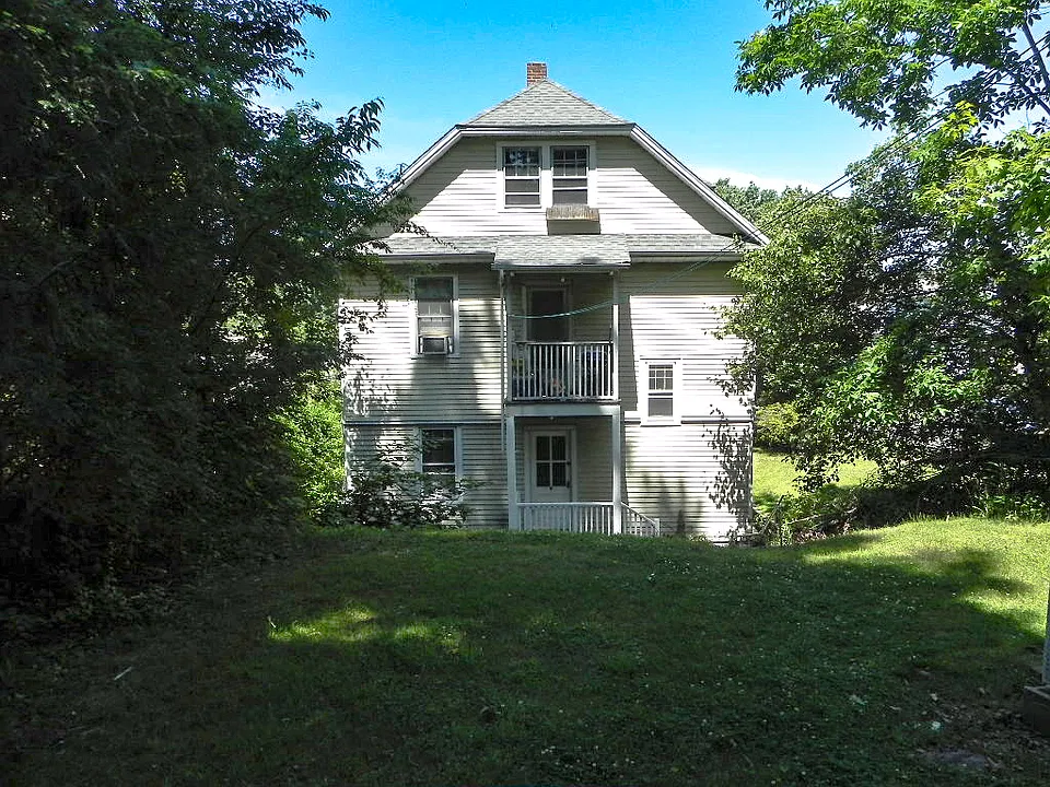 16 Soundview Ave #1