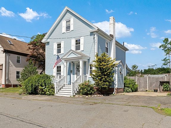 3rd image of 18 Hardy St