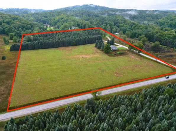 1922 E Darga Rd, Cedar, MI 49621