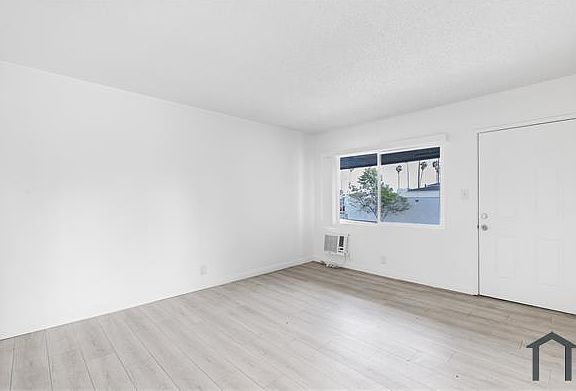 4th image of 1805 W 80th St #8