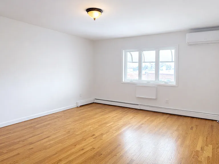 7117 72nd St #2A — Photo 1