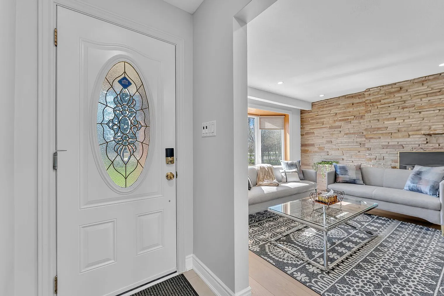 4 bed, 2.0 bath, $6,581 — Photo 3