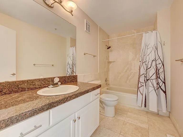 812 Walnut St #E — Photo 11