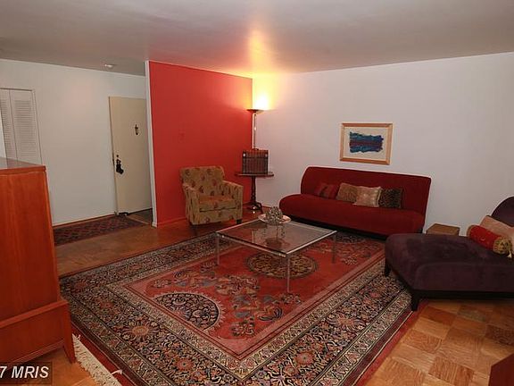4th image of 872 Quince Orchard Blvd #10
