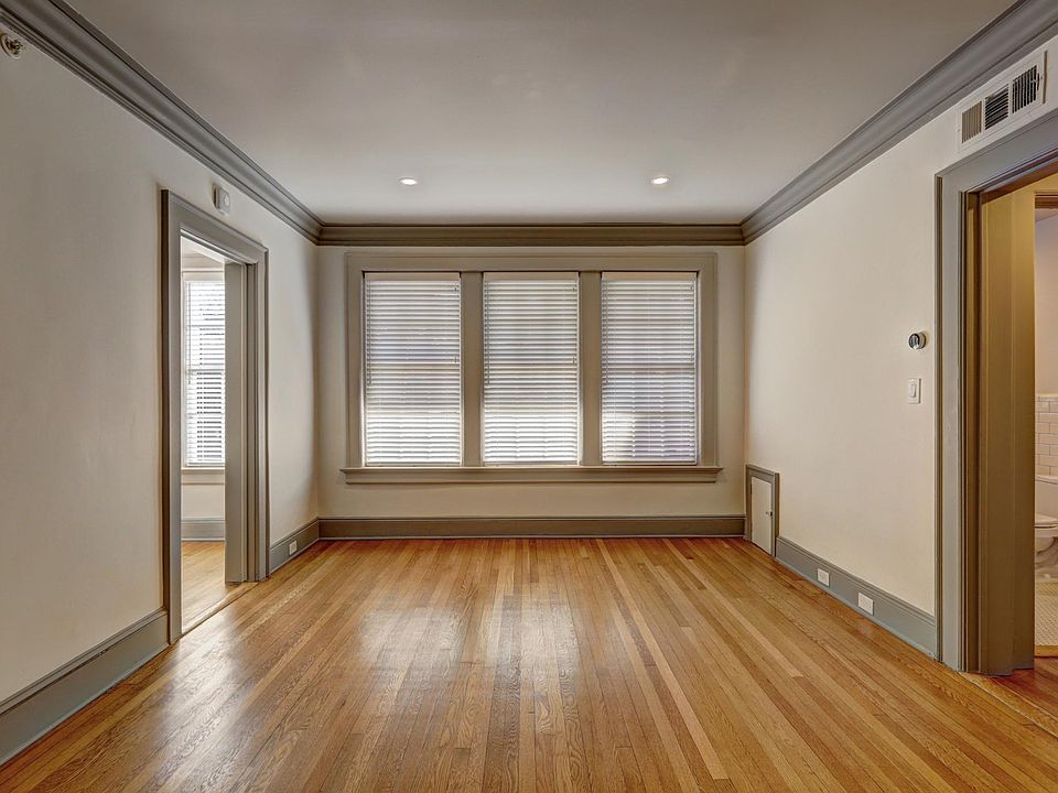 Living area wall of windows