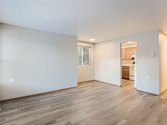 4th image of 8400 166th Ave NE #101