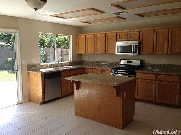 3rd image of 10244 River Oaks Dr