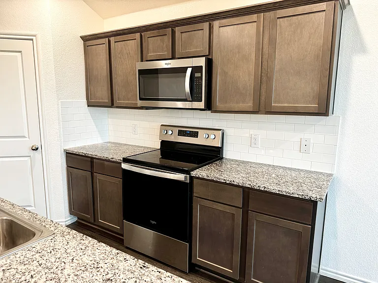4325 Pyramid Dr — Photo 20