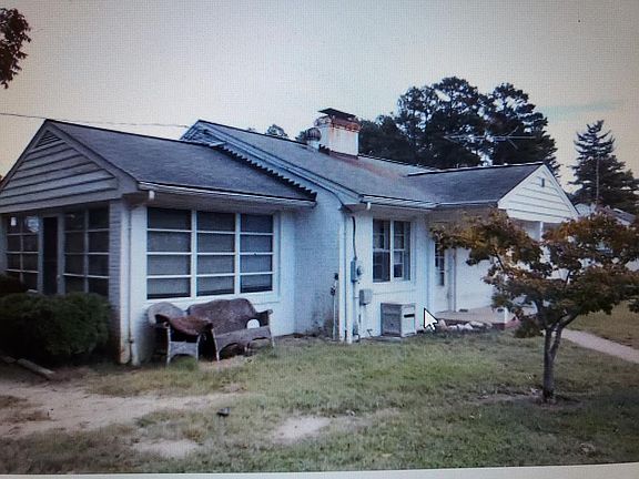 3rd image of 95 W Monroe Ave