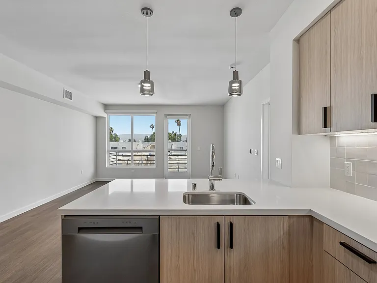 Maru Apartments — Photo 37
