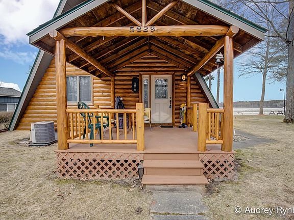 4th image of 5829 Lakeshore Dr